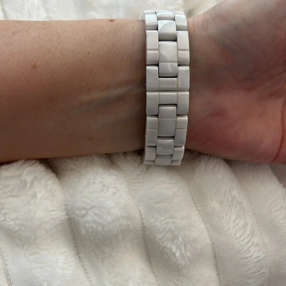 White ceramic NR Chanel J12 watch🤍 - Picture 7 of 10